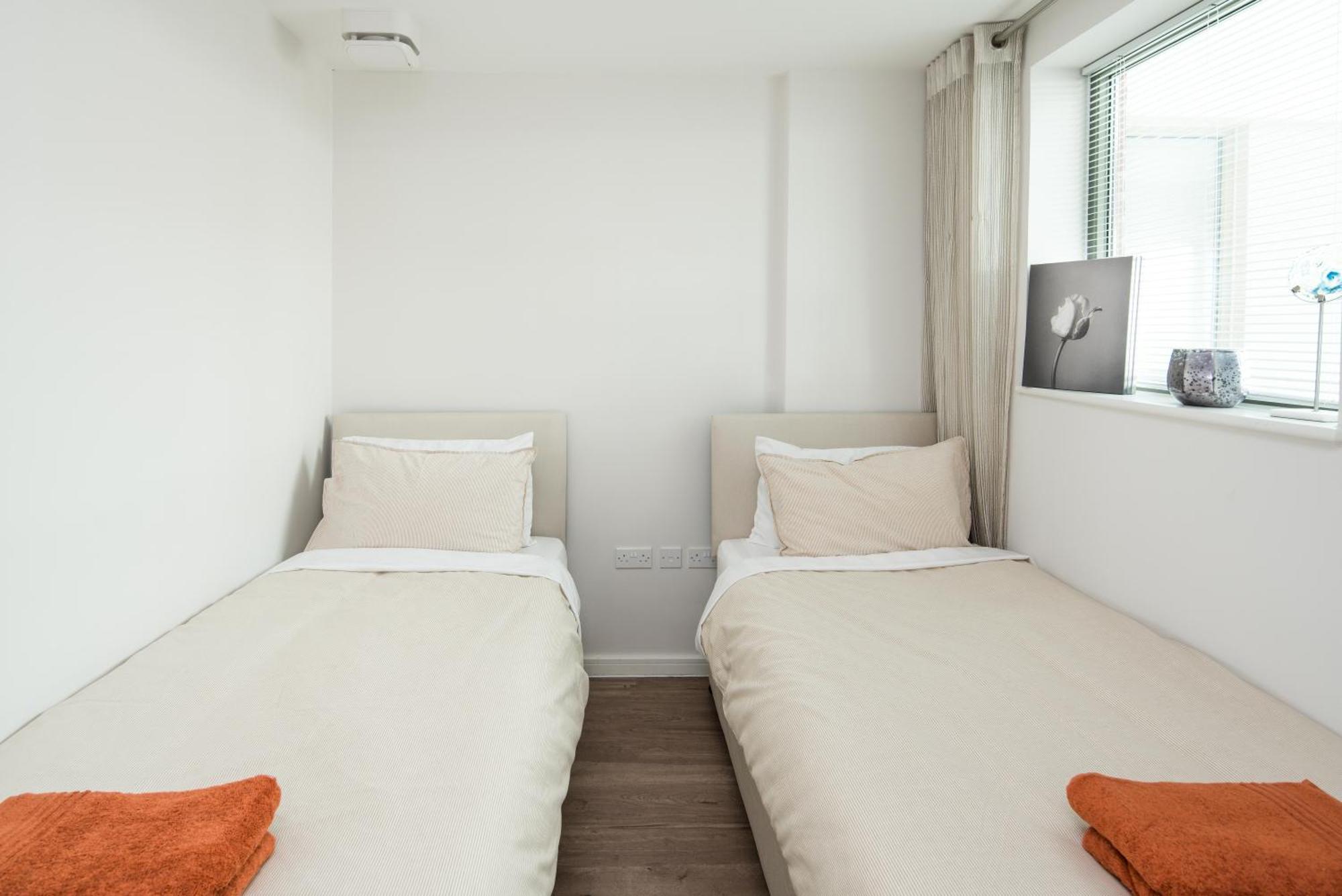 לונדון Canning Town -2 Bed Luxury Apartment מראה חיצוני תמונה